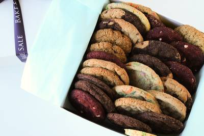 Large Assorted Gift Box (36 Cookies)